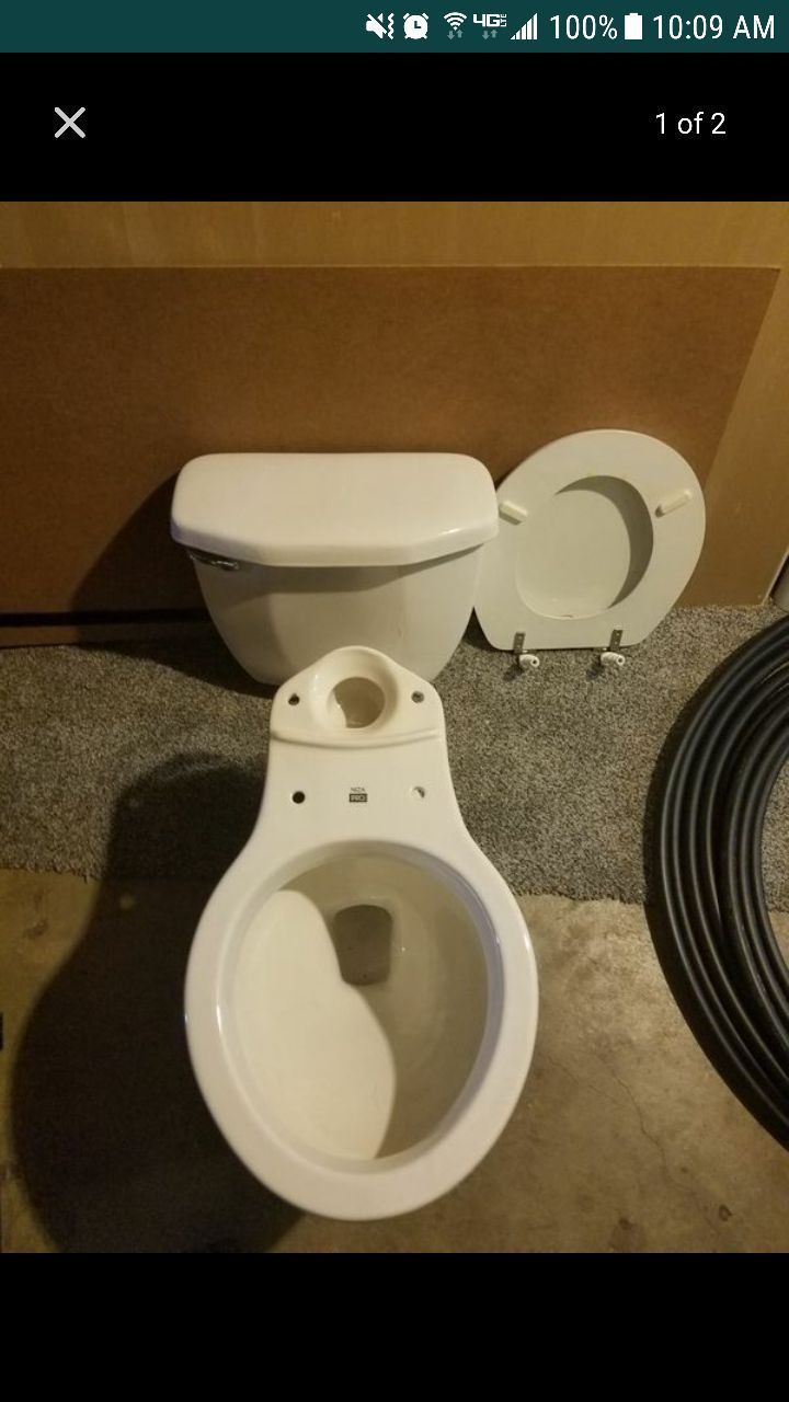 Niza Pro Toilet (complete kit with wax ring)