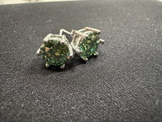 Green Round Stud Earrings Silver Tone Six Prong Setting