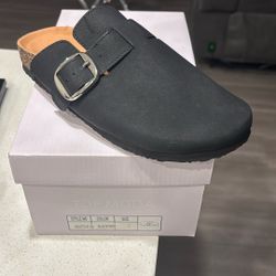 women leathe slipper