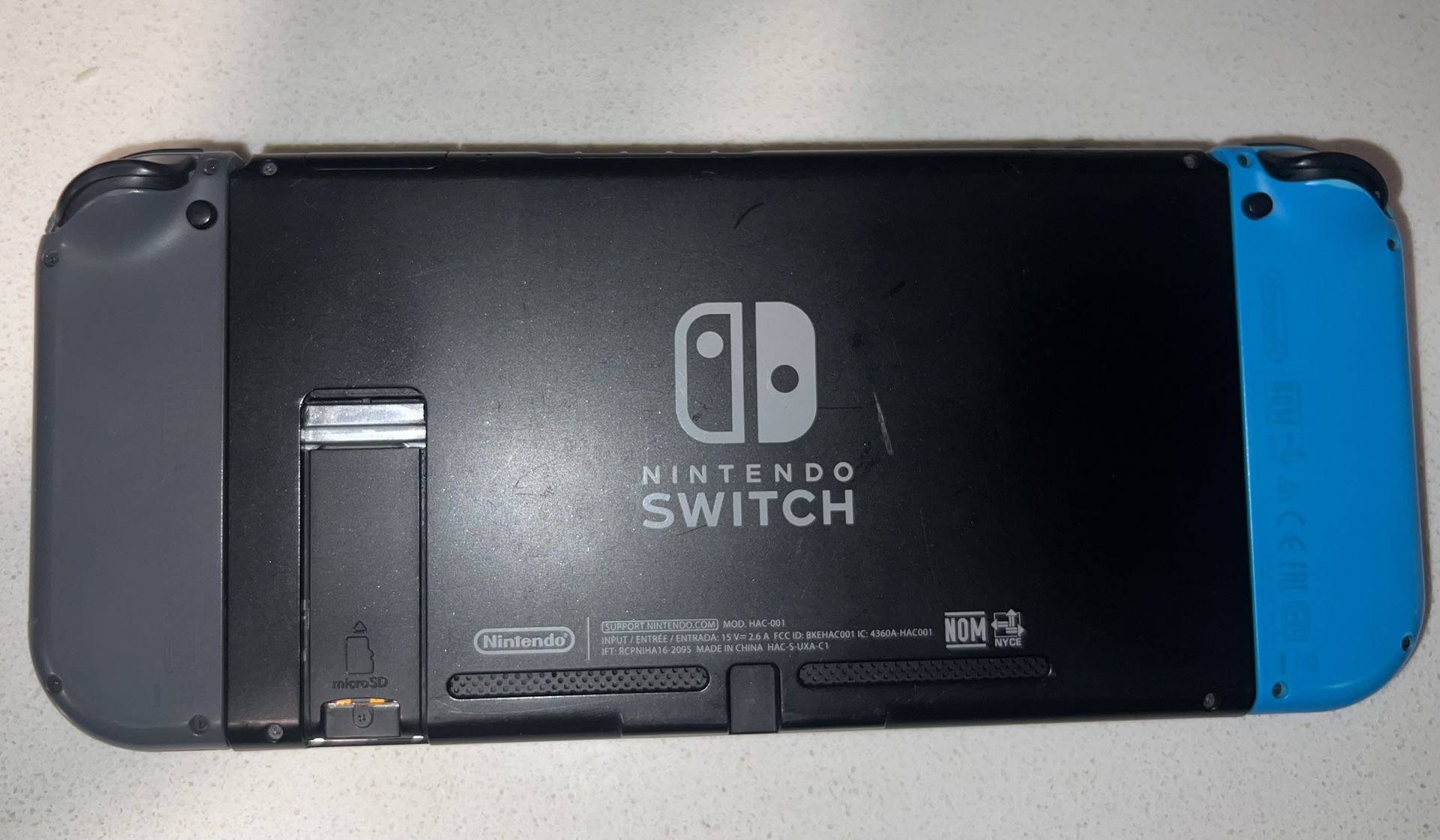 Nintendo Switch 
