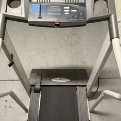 Weslo Cadence 4.6 DS Treadmill 
