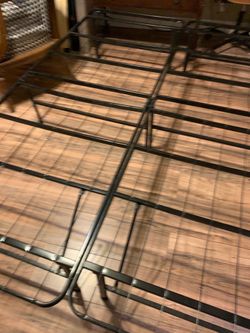 Foldable bed frames