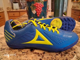 Turf soccer cleats us size 7