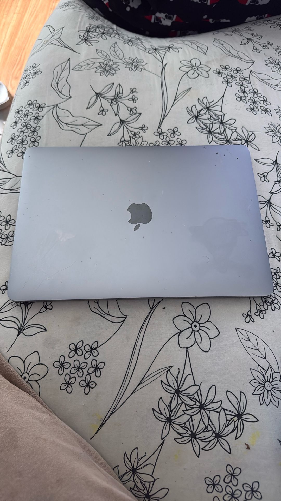 Apple MacBook Pro 13” (M1, 2020) – Great Condition, Works Perfectly