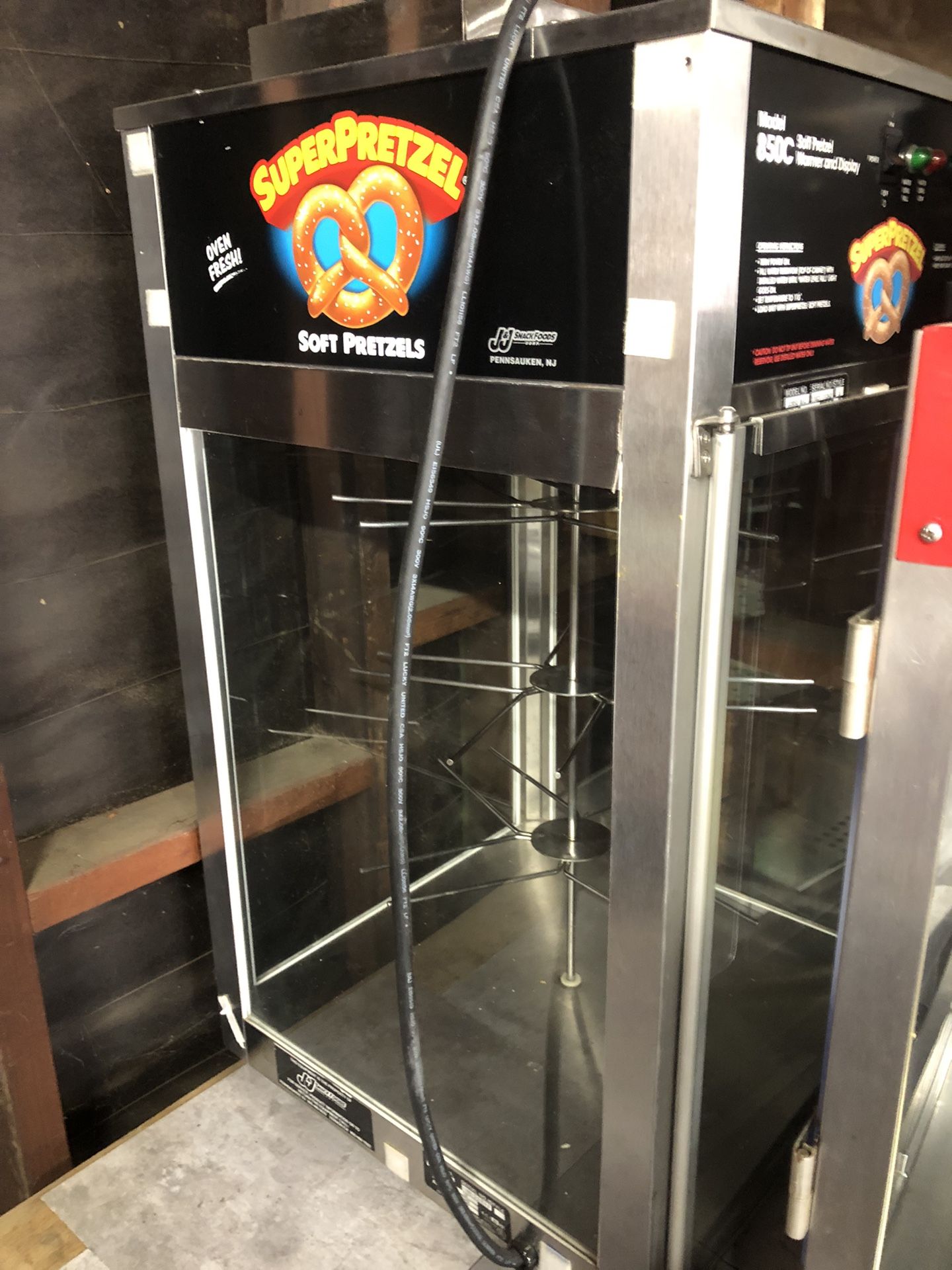 Super Pretzel Warmer Oven for Sale in Corona, CA OfferUp