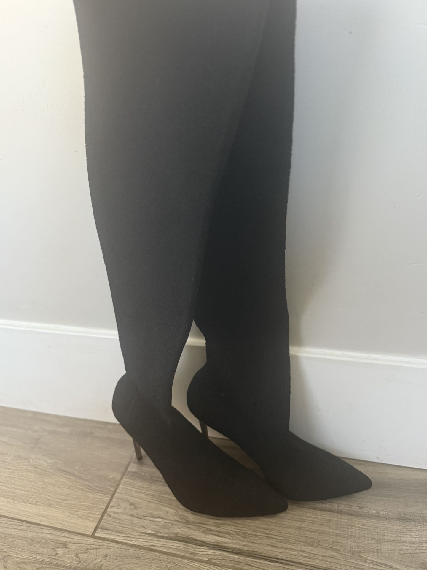 Thigh High GINI BINI Boots Size 10