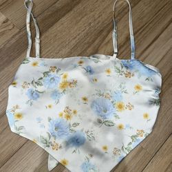 Forever 21 Floral Blue And White M Bandana Top