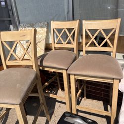 Very Nice Chairs Solid Good Condition Pick Up Milwaukee Area For $20 Delivery Fee $100 Takes Off Only Three Available