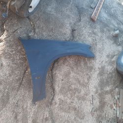 New 00-2003 Bmw X5 Fender Passanger Look Small Dent 