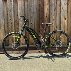 2018 Giant Explore E Bike 