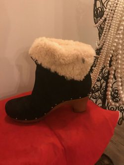 Ugg Boots size 7 $65 never worn