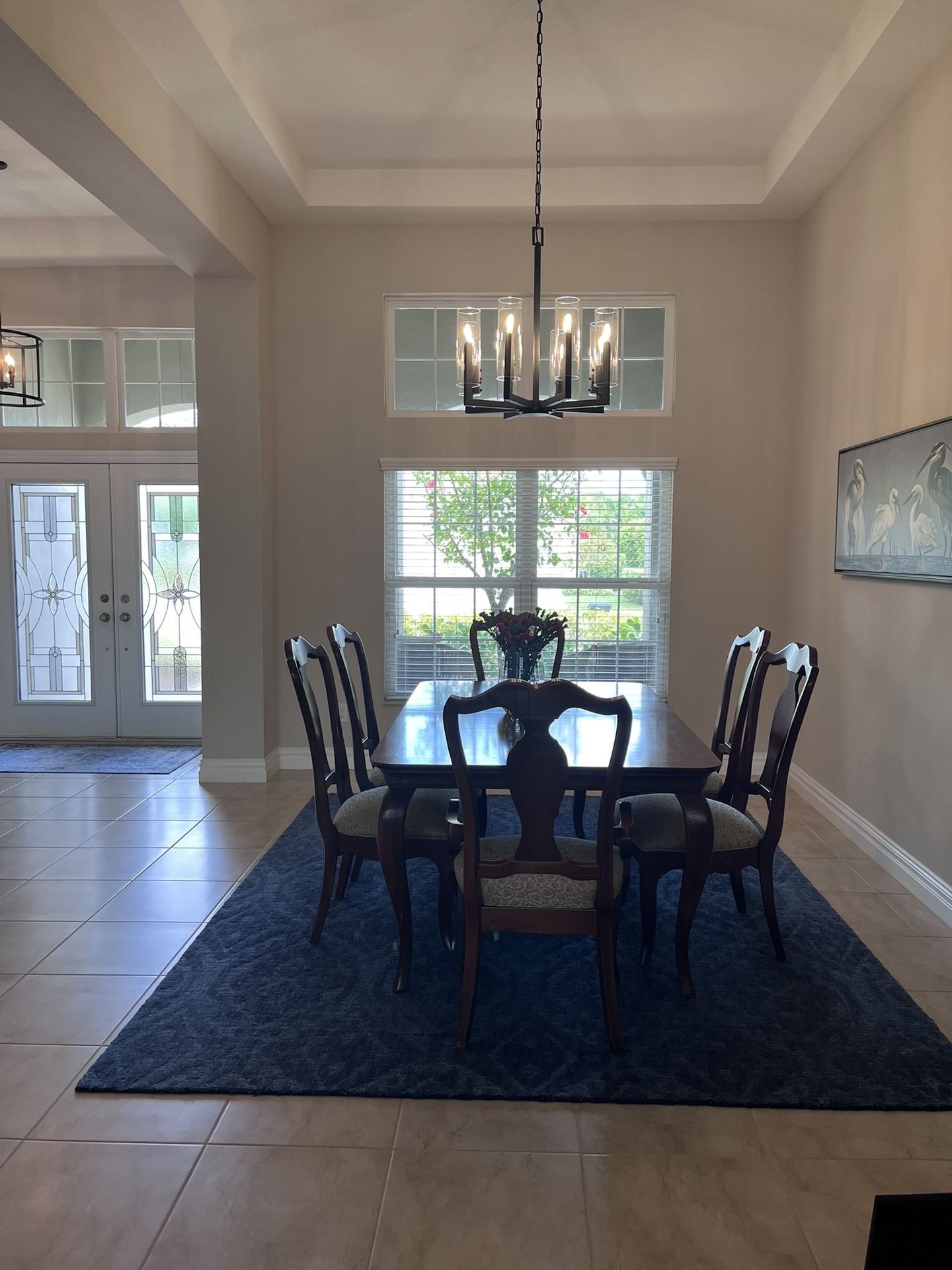 Beautiful Dining Table With 6 Chairs And Two Leafs