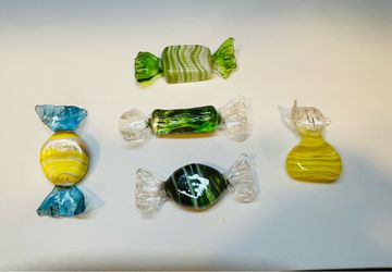 Beautiful vintage set of Murano glass handblown candies