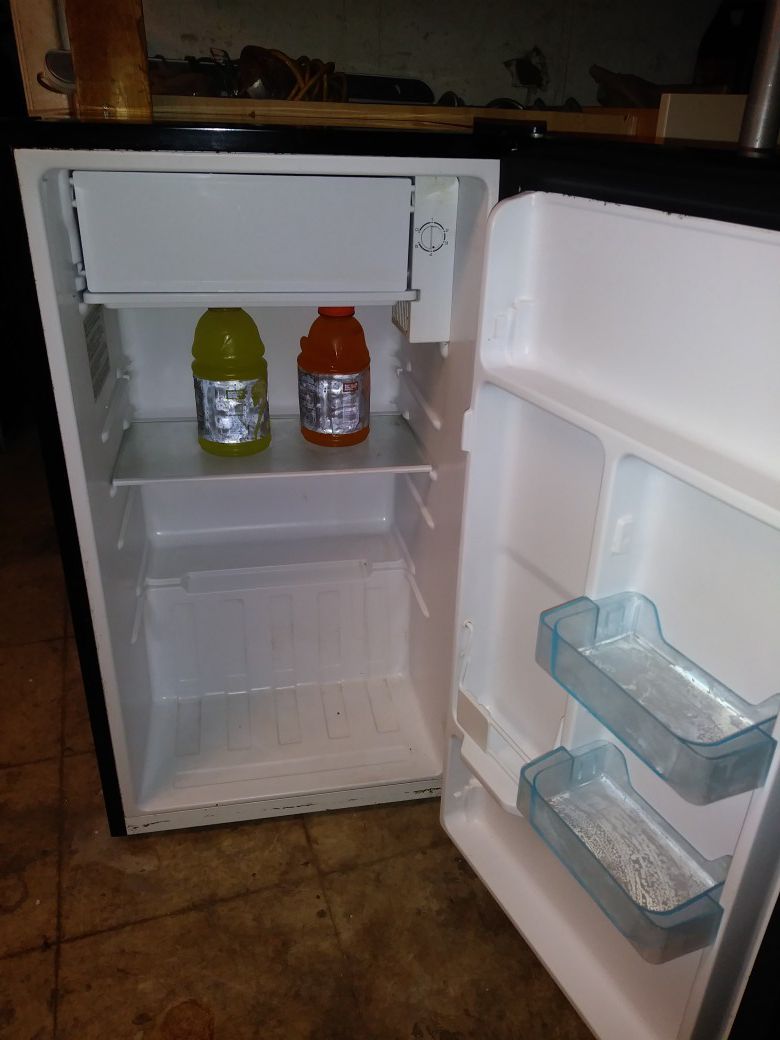 Avanti refrigerator