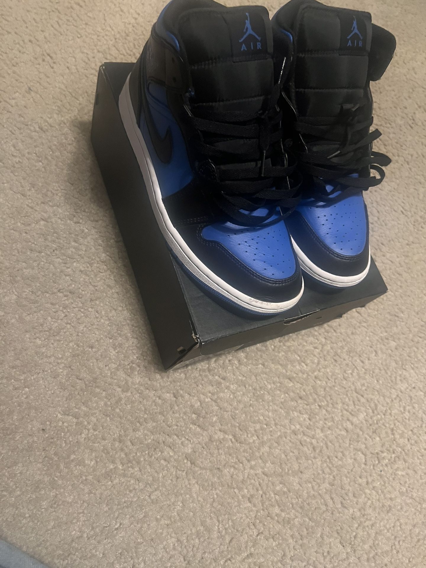 Jordan 1 Royal Blue Mids