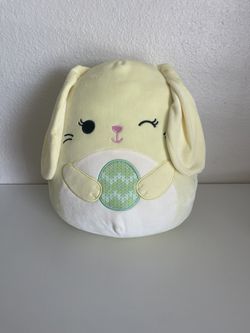 Goldine squishmallow 