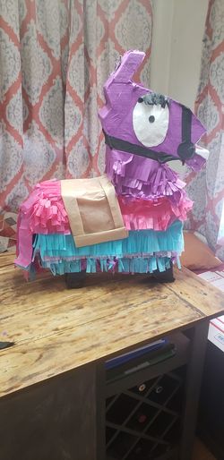 Fortnite llama piñata