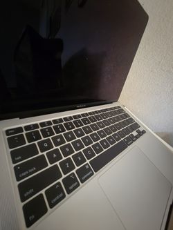13 Inch Macbook 2020 AIR