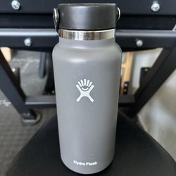 USED Silver 32 OZ Hydroflask Water Bottle