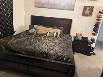 King size Bedroom set  $290