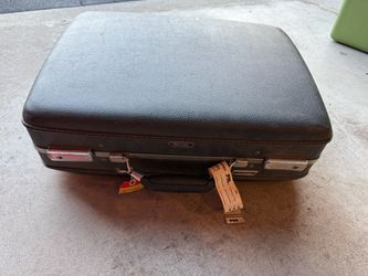 Vintage American Tourister Suitcase!