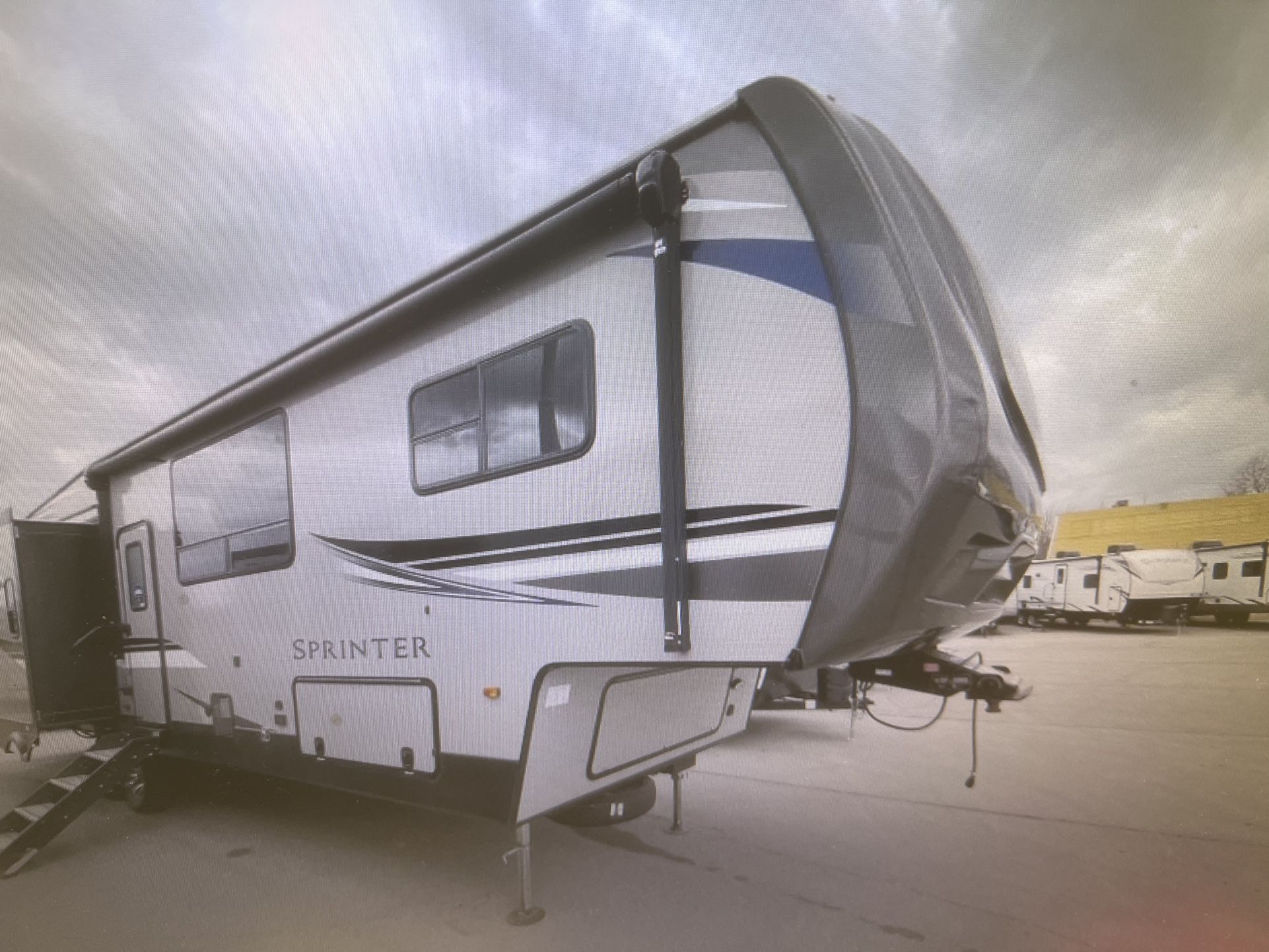 2021 SPRINTER LIMITED 3570FT 5/wheel