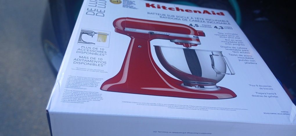 KitchenAid Deluxe 4.5 Stand Mixer
