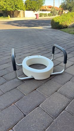 Toilet Seat Riser with Handles