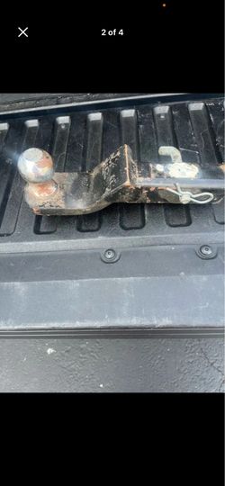 Trailer hitch and ball