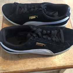 Women Puma Sz 8 1/2