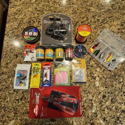 Fishing Reel With Lures *Great Deal Low Price