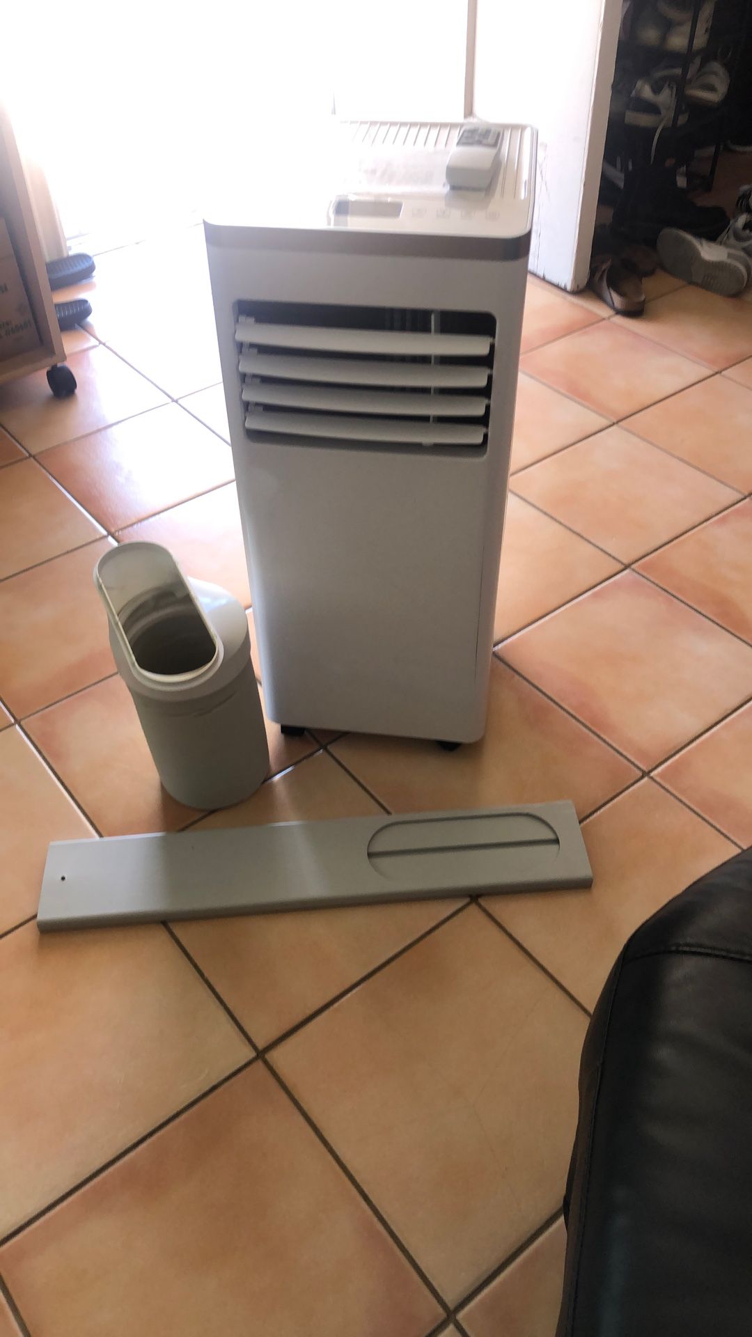 Zafro Portable AC 10,000 BTU With The Hose And Attached Windows And Remote