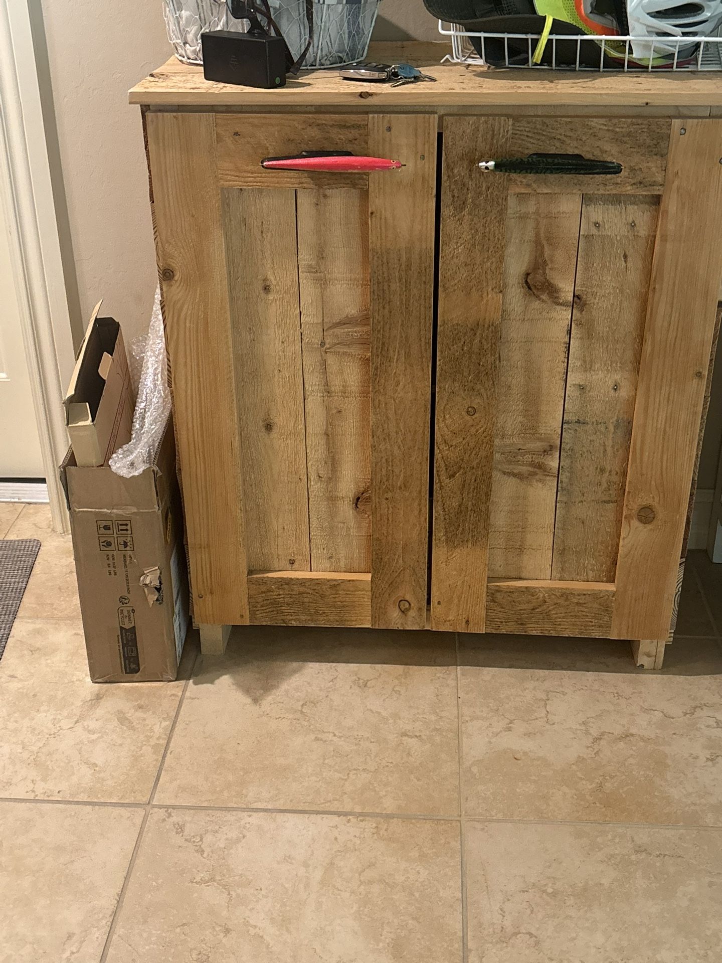 Occasional Table/cabinet