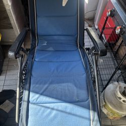 Timber Ridge Zero Gravity Lounger 