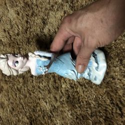 Disney Frozen Statue