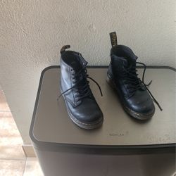 Girls boots - Doc Martin 