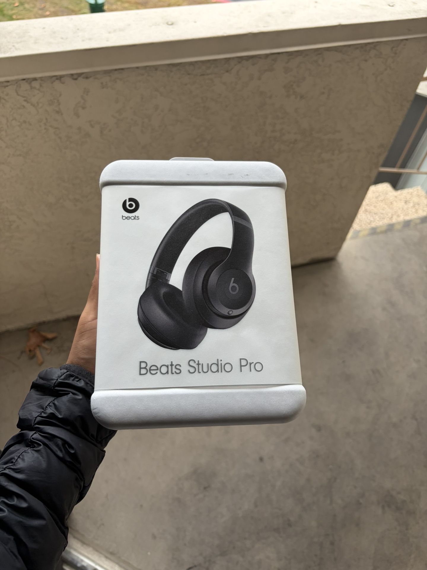 Beats Studio Pro Bluetooth Wireless Headphones - Black