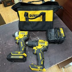 Dewalt 20v Drill Driver Impact Set With 1 Battery and Charger