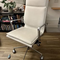 Comfortable Luxury Office Chair! 