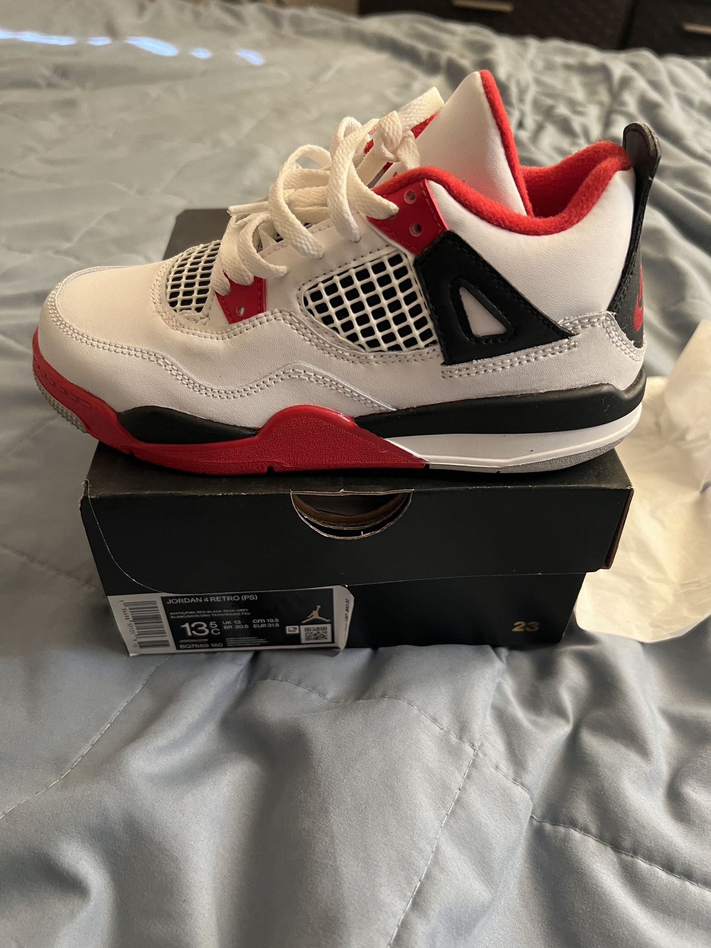 Jordan 4s Fire Red Size 13.5C