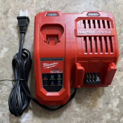 Milwaukee M12 and M18 12-Volt/18-Volt Lithium-Ion Multi-Voltage Rapid Battery Charger