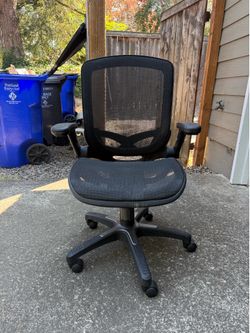 Desk chair