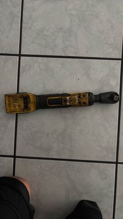 DeWalt Cordless Electric Ratchet Wrench