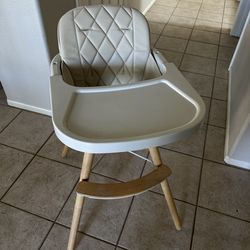 Neutral modern high chair