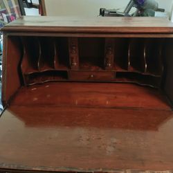 Antique Claw Foot Locking Security Desk With Dresser Drawers. 
