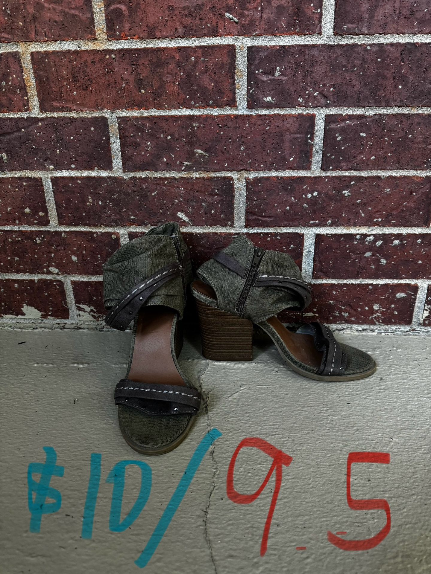 Multiple shoes for women