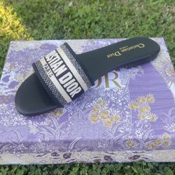 Christian Dior women’s slides 