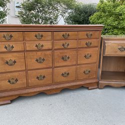 Solid Wood Dresser Chest of Drawers and Nightstand Furniture Set