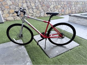 Schwinn Adult Circuit hybrid bike