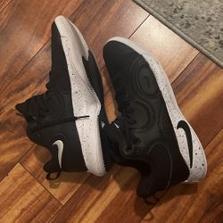 Nike Basketball Ball Shoes 